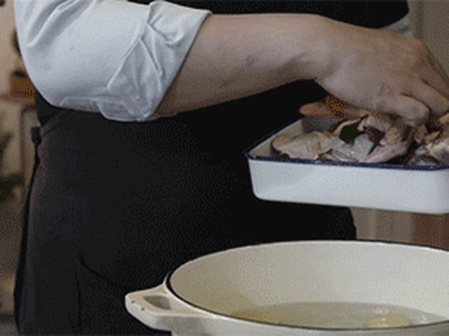 【姜汁焖番鸭】步骤2制作图解
