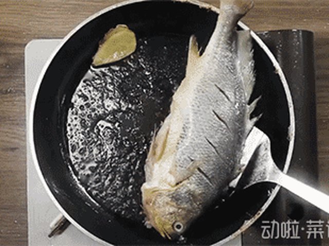 【香煎黄花鱼】步骤3