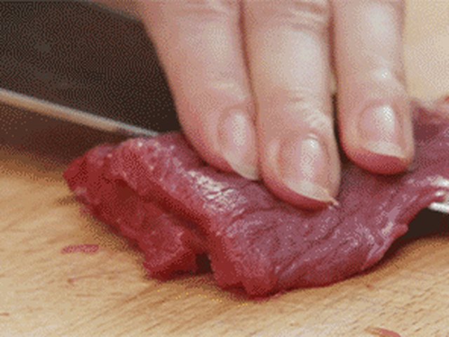 【芹菜炒牛肉】步骤1