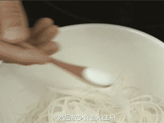 【萝卜丝肉丸】步骤2