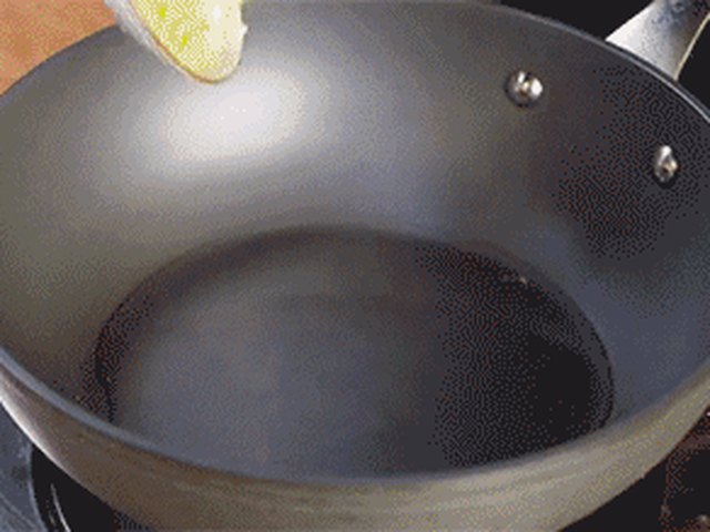 【黄豆肉末炒咸菜】步骤2