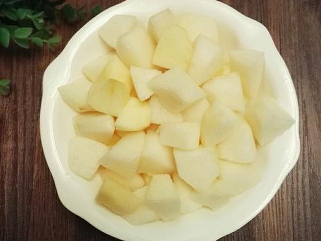 【水果菊花茶】步骤2