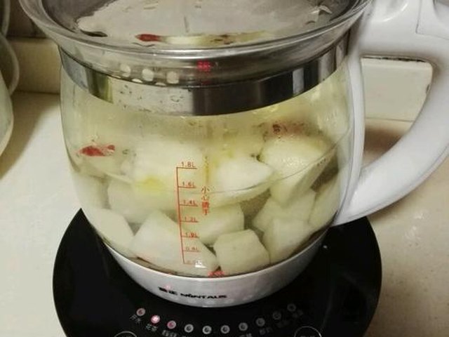 【水果菊花茶】步骤3