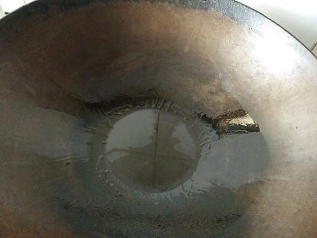 【枞树菌瘦肉汤】步骤2制作图解
