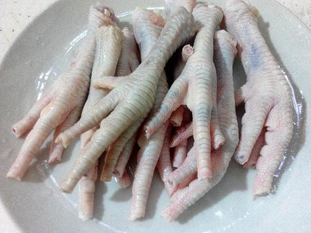 【扁豆淮山鸡爪汤】步骤1