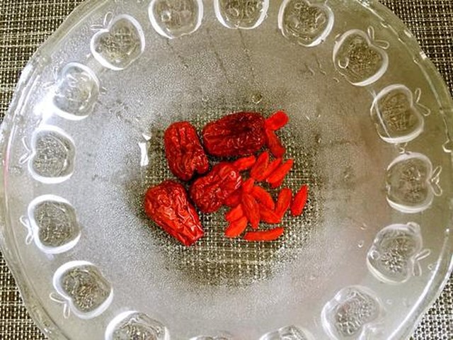 【薏米红豆莲子粥】步骤2