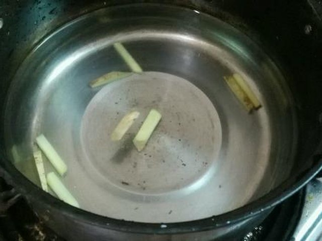 【猪红豆腐汤】步骤2