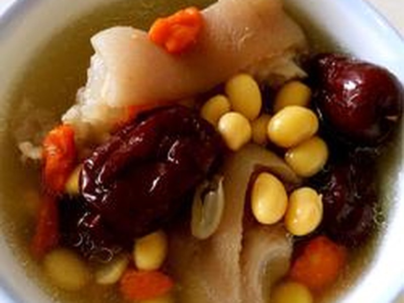 猪蹄炖黄豆