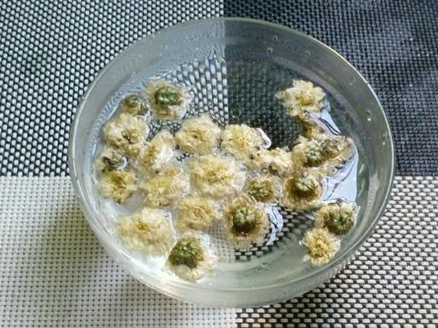【苦瓜菊花粥】步骤2