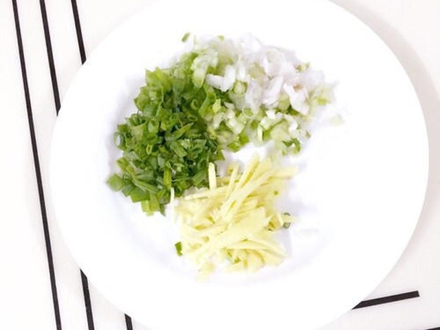 【沙锅煲鸡粥】步骤1