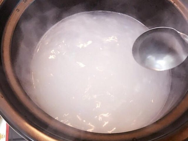【沙锅煲鸡粥】步骤4