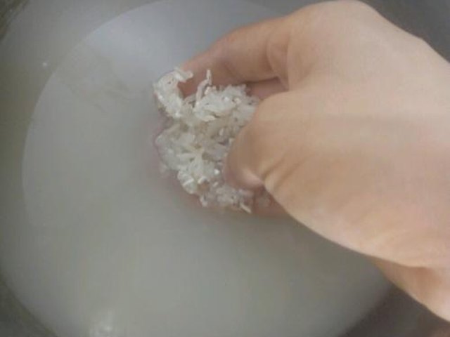 【瘦肉茄子粥】步骤2