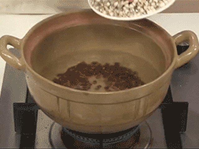 【红豆薏米粥】步骤3