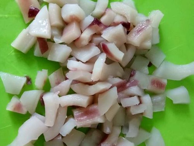 【麻香葡萄干海鲜炒饭】步骤4