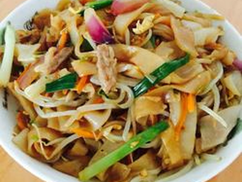 肉丝蔬菜炒粿条