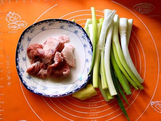 【羊肉馅蒸饺】步骤1