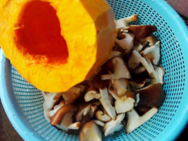 【南瓜冬菇鸡肉饭】步骤1
