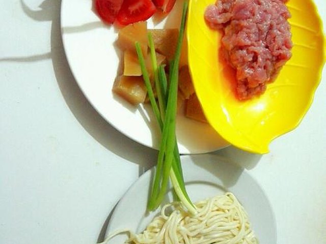 【菠萝咕噜肉盖浇面】步骤1
