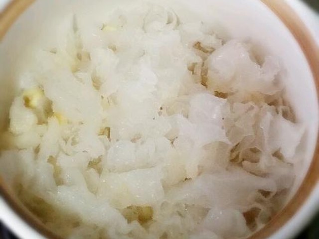 【银耳莲子羹】步骤4