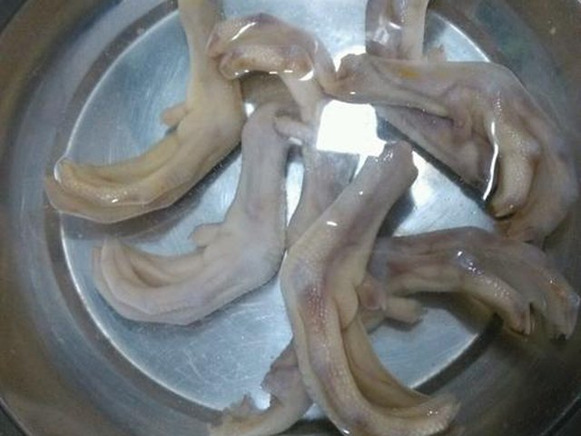 【五香鸭掌】步骤3