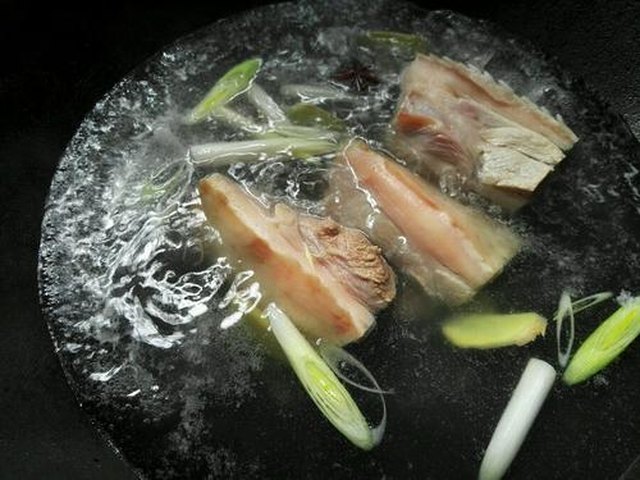 【梅菜扣肉】步骤3