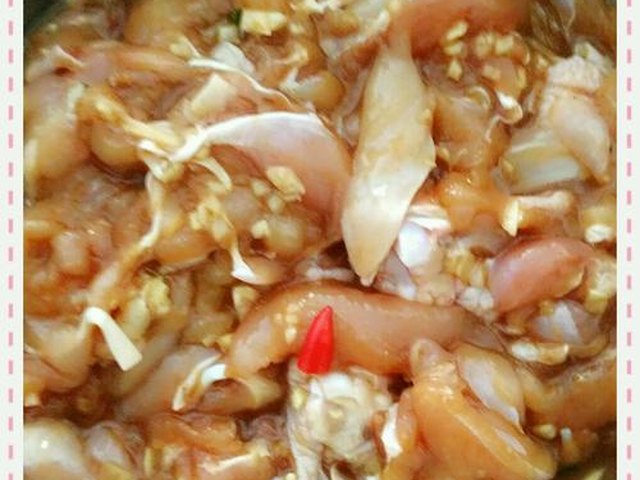 【香菇蒸鸡腿肉】步骤2