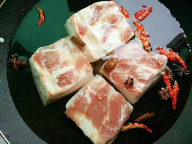 【梅菜扣肉】步骤4