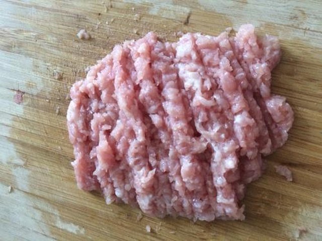 【蒸肉丸】步骤1