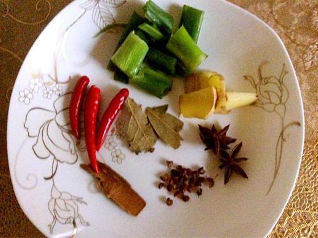 【豆豉蒸凤爪】步骤3