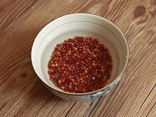 【红豆薏仁牛奶粥】步骤2