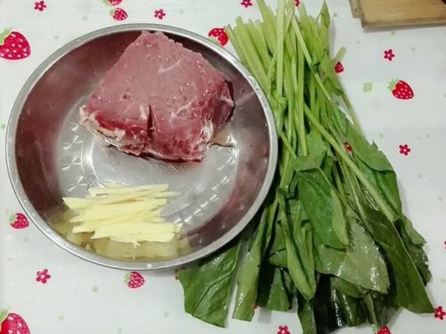 【牛肉菠菜粥】步骤1