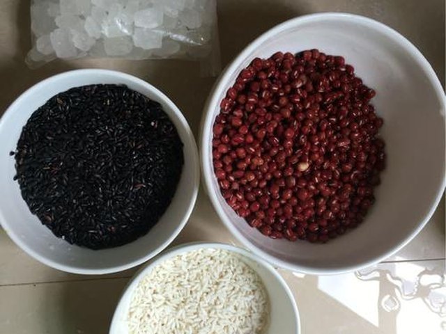 【红豆黑米粥】步骤1