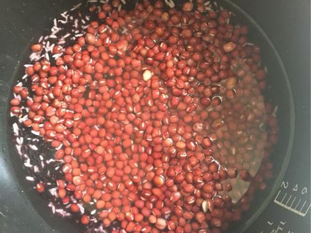 【红豆黑米粥】步骤4