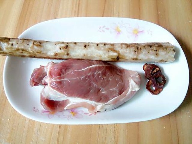 【山楂牛蒡瘦肉汤】步骤1