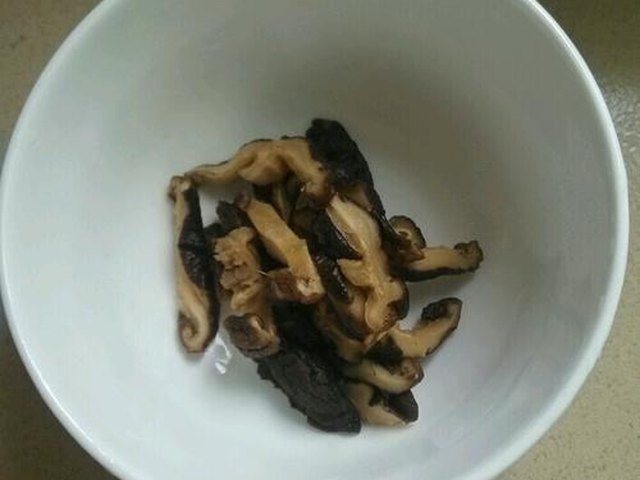【皮蛋瘦肉粥】步骤4