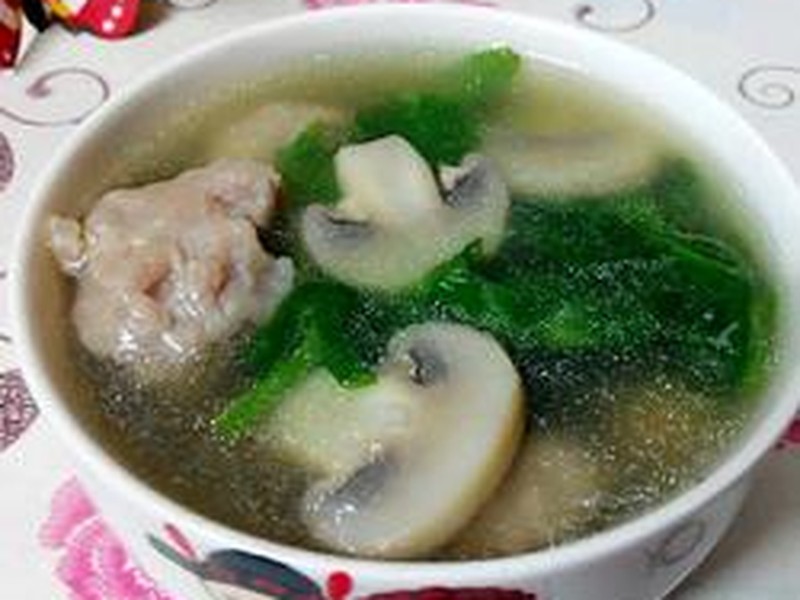 豆苗口蘑肉丸汤