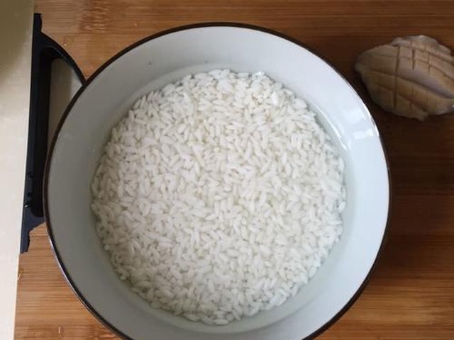 【鲍鱼鲜虾粥】步骤3