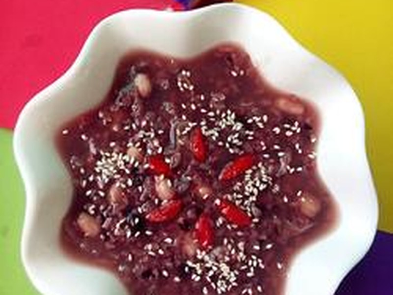 红豆花生黑米粥