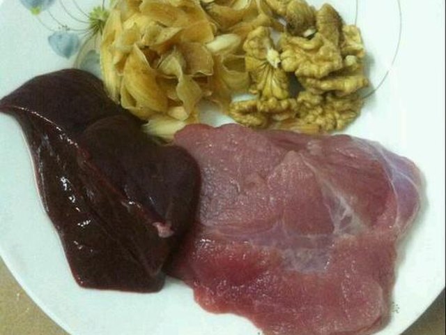 【百合核桃瘦肉粥】步骤1