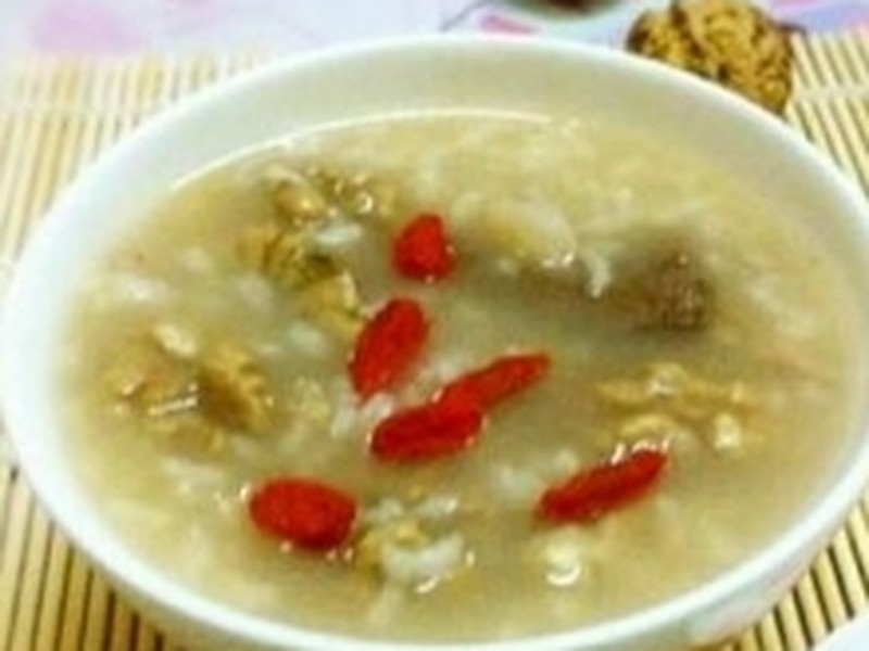 百合核桃瘦肉粥