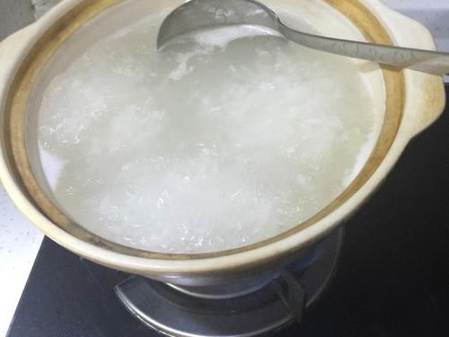 【潮汕虾蟹砂锅粥（潮汕砂锅粥）】步骤2