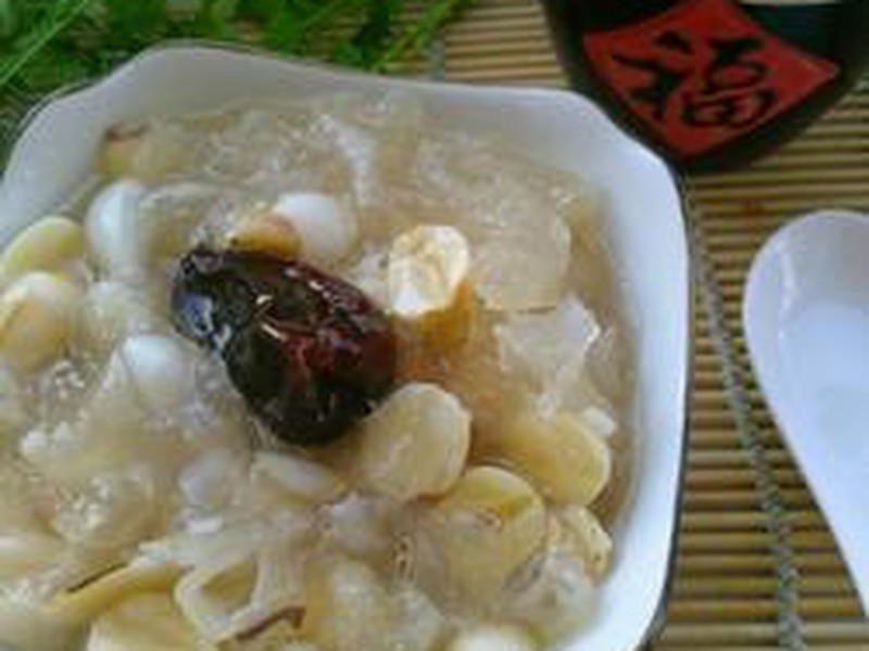 莲子银耳粥