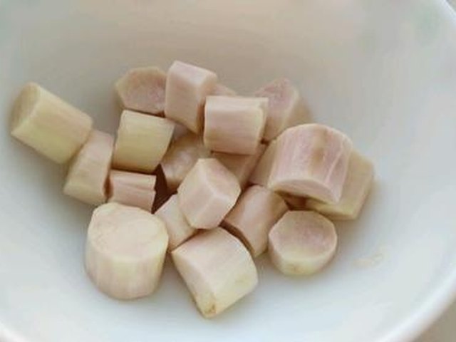 【薏米红豆莲子山药粥】步骤2
