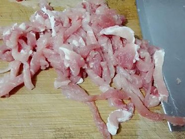 【皮蛋瘦肉粥】步骤3