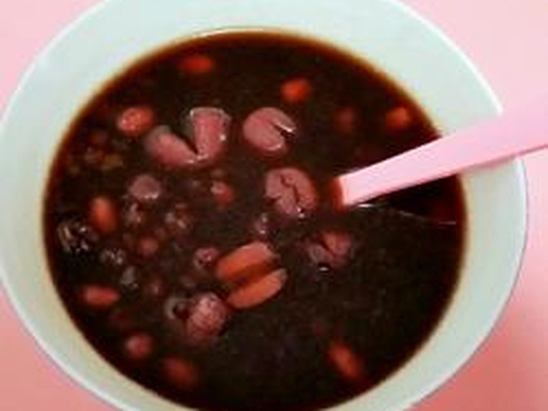 红豆花生黑米粥