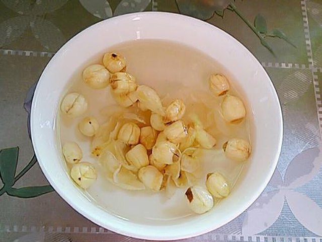 【木瓜莲子羹】步骤1