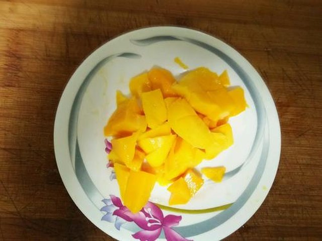 【芒果蜜豆牛奶西米露】步骤3