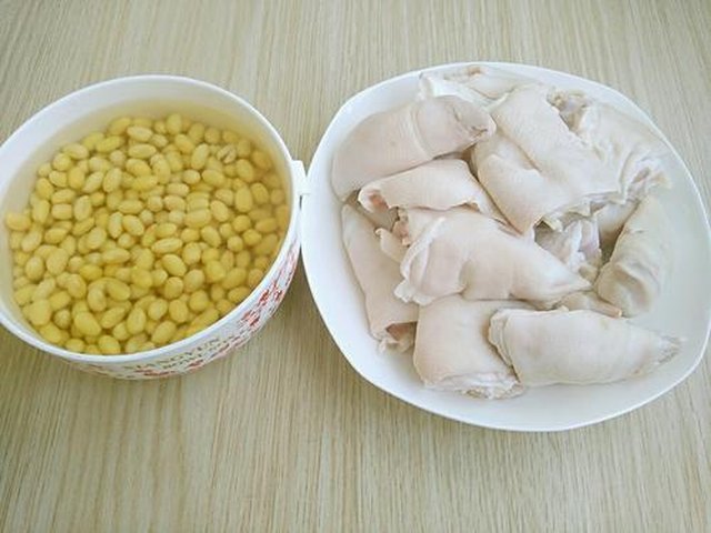【黄豆猪脚】步骤1