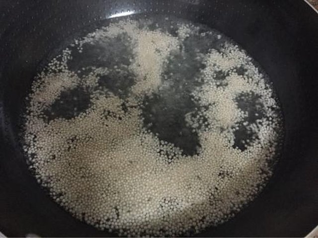 【哈密瓜西米露】步骤3