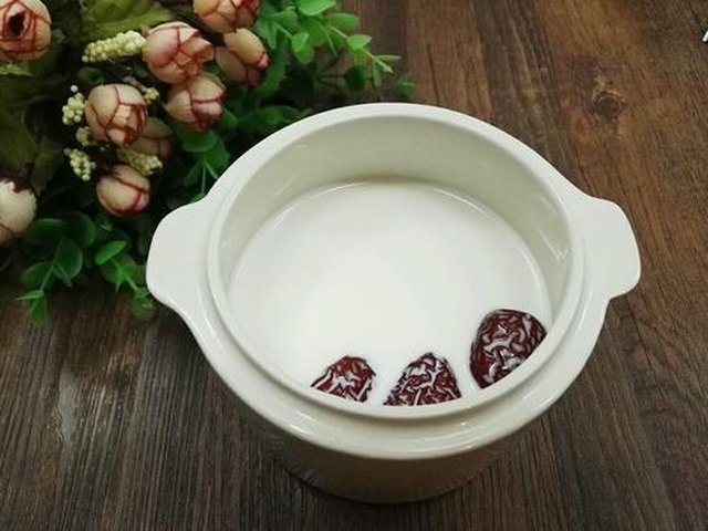 【鱼胶炖牛奶甜品】步骤3